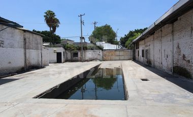 Barrio de El Zapote: Propiedad para desarrollo inmobiliario o bodega.