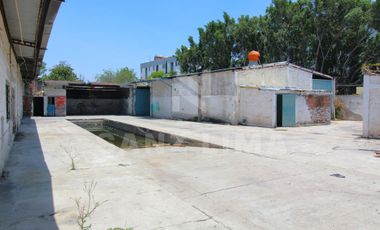 Barrio de El Zapote: Propiedad para desarrollo inmobiliario o bodega.