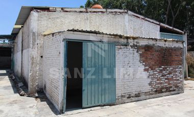 Barrio de El Zapote: Propiedad para desarrollo inmobiliario o bodega.