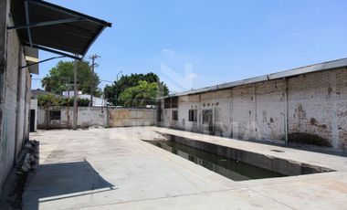 Barrio de El Zapote: Propiedad para desarrollo inmobiliario o bodega.