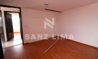 Barrio de El Zapote: Amplia bodega apta para un desarrollo inmobiliario.