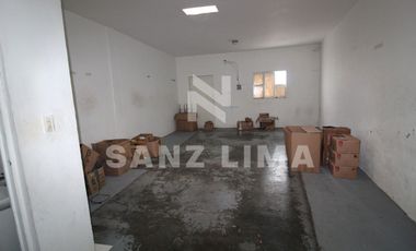 Barrio de El Zapote: Amplia bodega apta para un desarrollo inmobiliario.