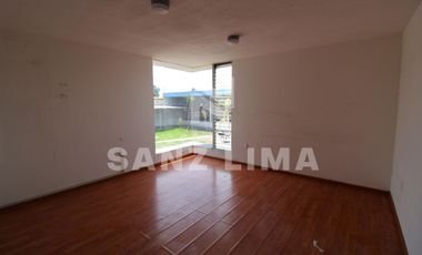 Barrio de El Zapote: Amplia bodega apta para un desarrollo inmobiliario.