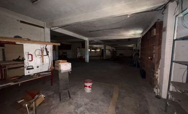Local comercial dos pisos en col. Centro