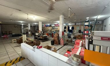 Local comercial dos pisos en col. Centro