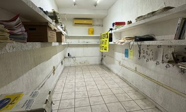 Local comercial dos pisos en col. Centro