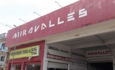 Local comercial dos pisos en col. Centro