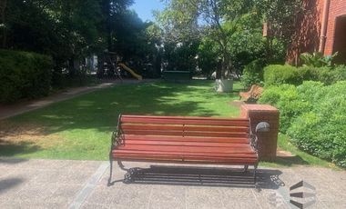 Departamento en arriendo de 2 dormitorios c/ estacionamiento en Barrio Italia