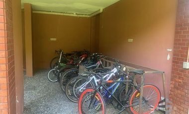 Departamento en arriendo de 2 dormitorios c/ estacionamiento en Barrio Italia