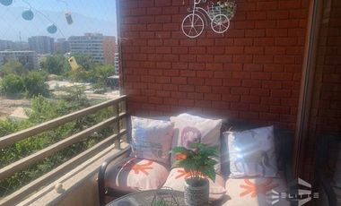 Departamento en arriendo de 2 dormitorios c/ estacionamiento en Barrio Italia