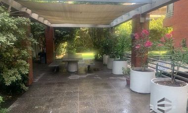 Departamento en arriendo de 2 dormitorios c/ estacionamiento en Barrio Italia