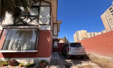 SE VENDE CASA ESQUINA EN VILLA EL INGLES