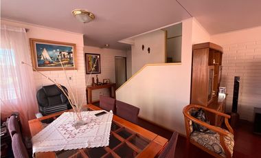 SE VENDE CASA ESQUINA EN VILLA EL INGLES