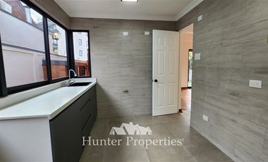 Casa en Arriendo en Vitacura con Padre Hurtado