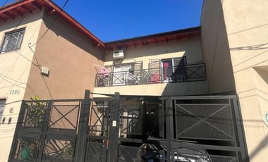 Alquiler- San Roque y Esmeralda - 2 1/2  amb con balcon