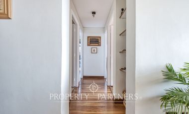 Se vende impecable y cálido Departamento remodelado, en La Reina.