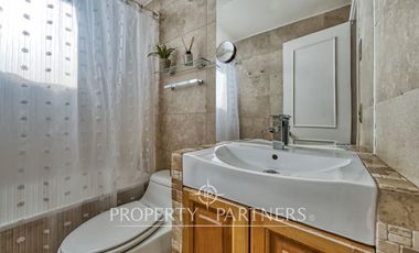 Se vende impecable y cálido Departamento remodelado, en La Reina.