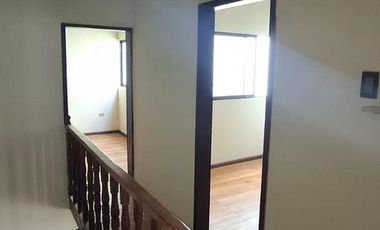 VENTA Casa Principal   Tres Casas Secundarias, Mitad del Mundo