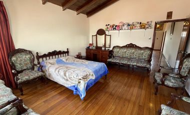 VENTA Casa Principal   Tres Casas Secundarias, Mitad del Mundo