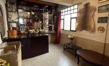 VENTA Casa Principal   Tres Casas Secundarias, Mitad del Mundo