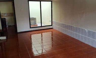 VENTA Casa Principal   Tres Casas Secundarias, Mitad del Mundo