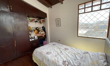 VENTA Casa Principal   Tres Casas Secundarias, Mitad del Mundo