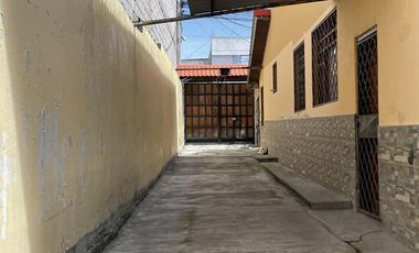 VENTA Casa Principal   Tres Casas Secundarias, Mitad del Mundo