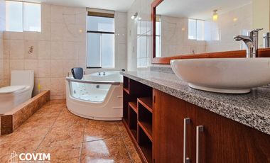 En Alquiler Casa en Cayma – Urb. Valle Escondido