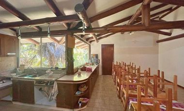 ¡Amplio terreno con construcción en La Reina!