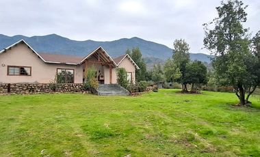 Se vende linda parcela con casa en San Fernando