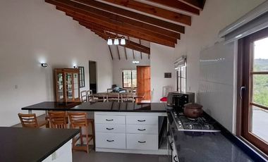 Se vende linda parcela con casa en San Fernando