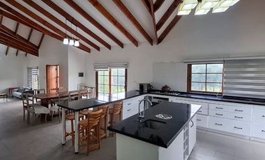 Se vende linda parcela con casa en San Fernando