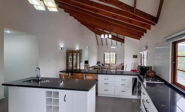 Se vende linda parcela con casa en San Fernando
