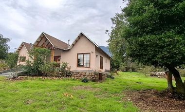 Se vende linda parcela con casa en San Fernando