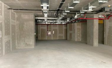 ARRIENDO Local Comercial de 178,48 m2, Metro Manuel Montt,