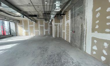 ARRIENDO Local Comercial de 178,48 m2, Metro Manuel Montt,