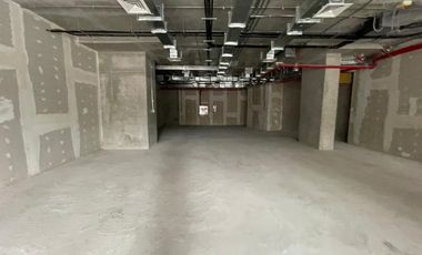 ARRIENDO Local Comercial de 178,48 m2, Metro Manuel Montt,