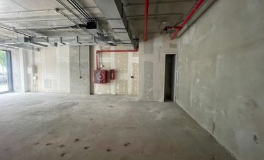 ARRIENDO Local Comercial de 95,52 m2, Metro Manuel Montt,