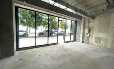 ARRIENDO Local Comercial de 95,52 m2, Metro Manuel Montt,