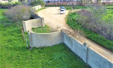 Terreno plano 9.800 m2 a 3 cuadras de Plaza de armas Olmué.