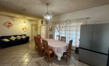 Casa en venta con alberca y jardín en Cocoyoc