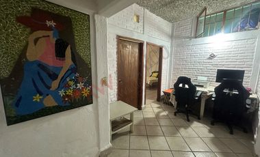 Casa en venta con alberca y jardín en Cocoyoc