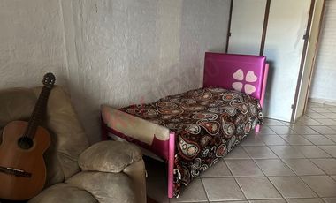 Casa en venta con alberca y jardín en Cocoyoc