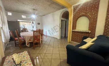 Casa en venta con alberca y jardín en Cocoyoc