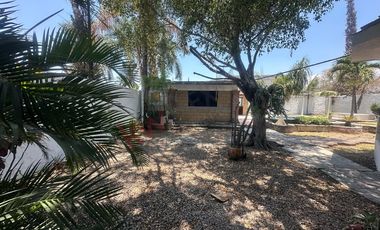 Casa en venta con alberca y jardín en Cocoyoc