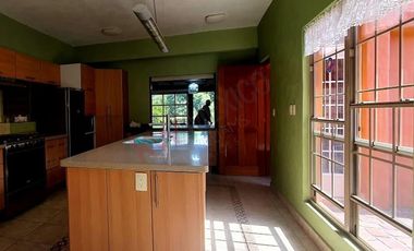 Residencia venta en Tepoztlán Mor.