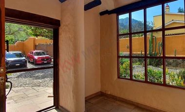 Residencia venta en Tepoztlán Mor.