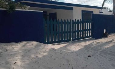 Venta de dos casas contiguas frente al mar en Telchac Puerto