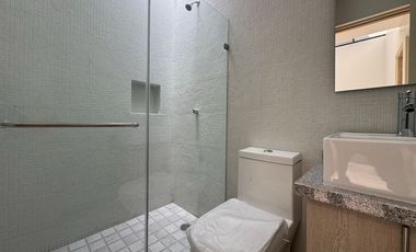 Hermosa Casa Nueva en Coto con Amenidades de Lujo.