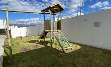 Casa en Renta en la Armenia, Valle de los Chillos
